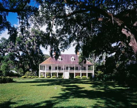 10 Notable Southern Plantation Tours in the United States