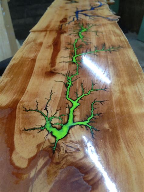 Cool 40 Amazing Resin Wood Table Ideas For Your Home Furnitures ...