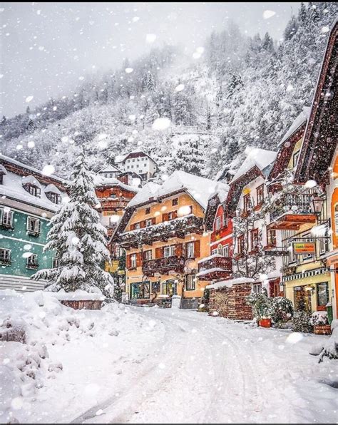 Hallstatt winter in fairytale town - Hallstatt Austria