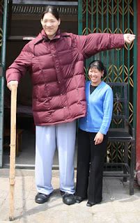 Amazing Things: Yao Defen, the tallest woman in the world