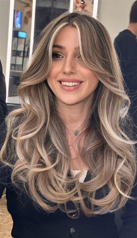 30+ Hair Colour Trends To Try in 2023 : Bronde Hair with Blonde Highlights