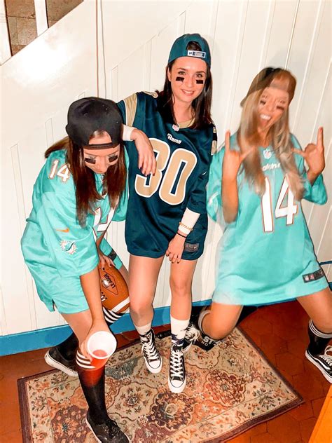 Easy American Football Costume Girls | Cute group halloween costumes ...