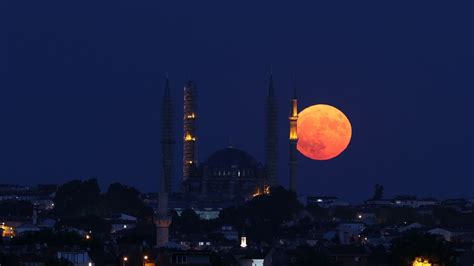 Sturgeon supermoon lights up skies around the world (photos) | Space