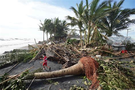 Death toll passes 30 from super Typhoon Rai in Philippines | Daily Sabah