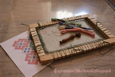 Medieval embroidery frame, german brick stitch / telaio da ricamo ...