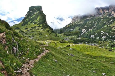 HIKING IN AUSTRIA GUIDE - Best hikes in Austria & more!