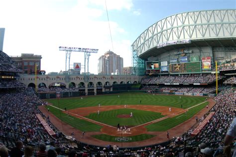 Minute Maid Park / Houston Astros - Ballpark Digest - oggsync.com