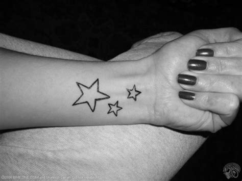 67 Wrists Tattoo For Women