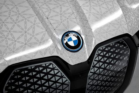 BMW unveils color change tech concept at CES | Repairer Driven News