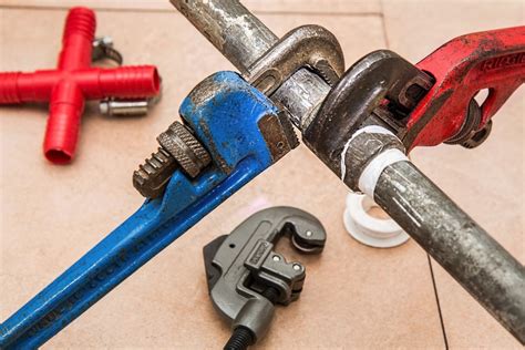 The 5 Best Tool Bags For Plumbers That Love Convenience | Clever Handymen