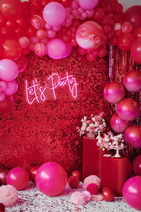 Red, Pink and Chic Valentine's Day Party Inspiration - Perfete Pink ...