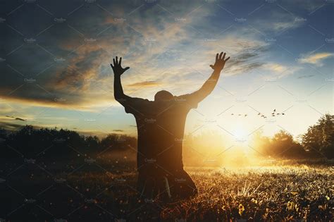 Man raising his hands in worship | Worship backgrounds, Christian ...