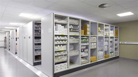 Pharmacy shelving | Bruynzeel Storage Systems