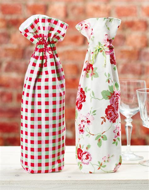 Wine Bottle Drawstring Covers - Free sewing patterns - Sew Magazine