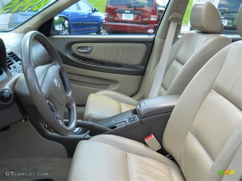 Blond Interior 2002 Nissan Maxima GLE Photo #51377182 | GTCarLot.com