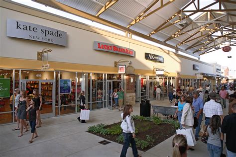 Complete List Of Stores Located At Houston Premium Outlets® - A ...