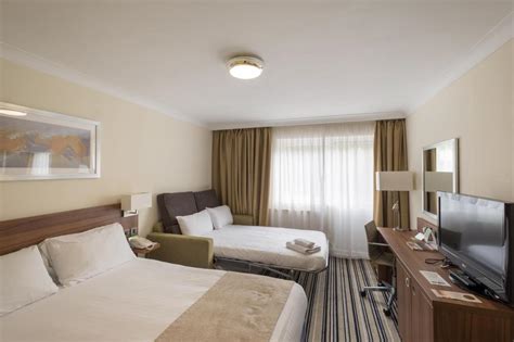 Holiday Inn Stoke on Trent, Newcastle Under Lyme | LateRooms.com