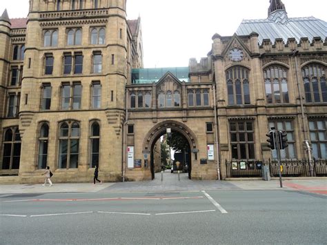 Manchester Museum: how to get there, opening hours