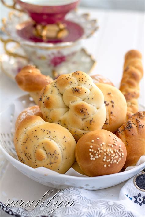 Simple, soft white bread rolls | Sarahlyn's Kitchen