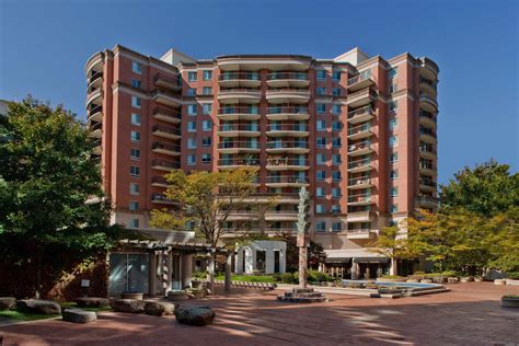 Luxury Apartments in Bethesda, Maryland | Bethesda Place Apartments