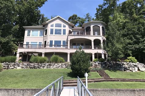 Beautiful Lake House Rentals In Lake of The Ozarks | Luxury Real Estate ...