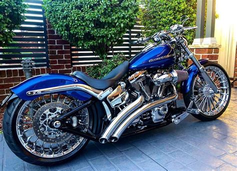 Pin by Eric B on harley breakout FXSB, FXBR, FXBRS | Harley davidson ...