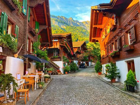 Beautiful Brienz, Switzerland – Ein Travel Girl