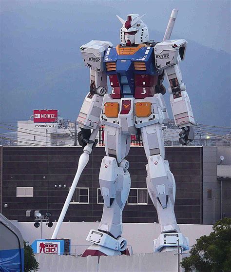 Ngee Khiong: 1/1 Gundam RX-78-2 Statue in Shizuoka New Images