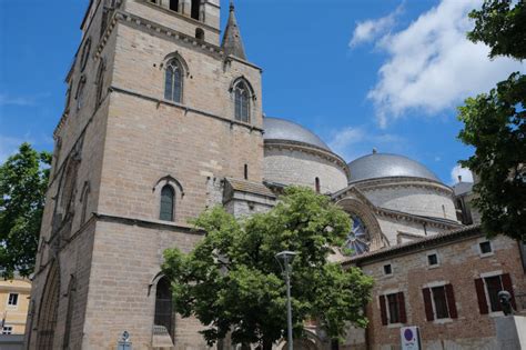 Cathedral Saint-Etienne in Cahors: history and visitor guide