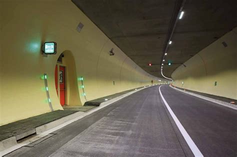 Technology Challenges in Professional Tunnel Lighting Applications ...