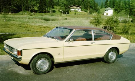 File:Ford Granada Coupe with Alpine greenery.jpg - Wikipedia