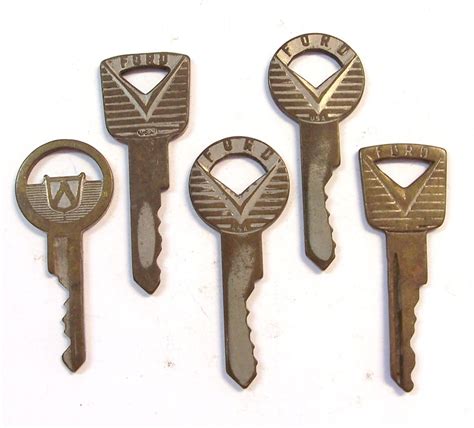 VINTAGE Keys FORD Car Keys Five 5 Vintage Ford Auto Keys