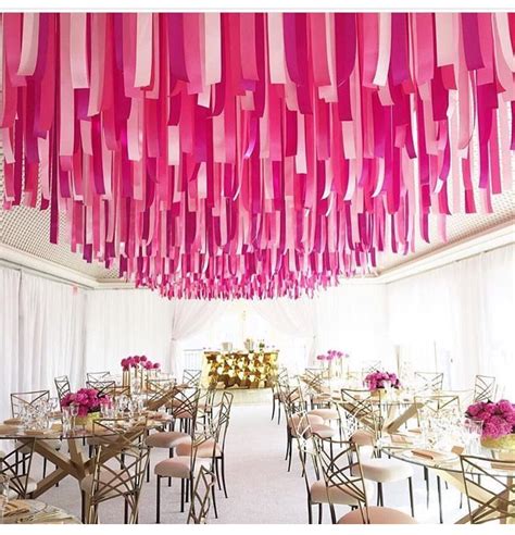 Pinks and streamers | Decoration plafond mariage, Décoration mariage ...