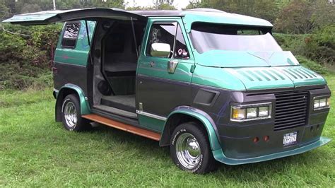 Crazy Cool '70s Custom Chevy Van Is Decorated With Dragons