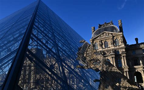 Paris's Louvre museum closes 'for security reasons' | The Times of Israel