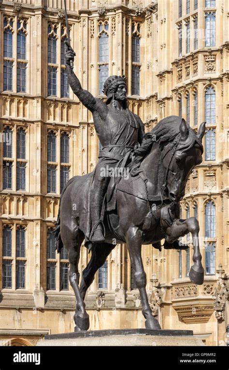 Statue of Richard I of England, Richard the Lionheart outside the ...