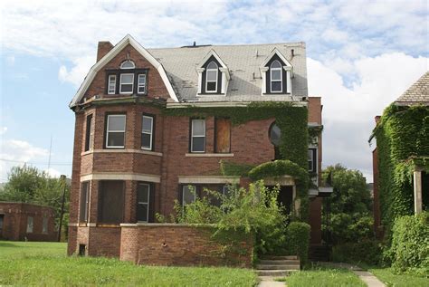 Detroit's Abandoned Mansions - a photo on Flickriver