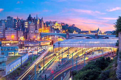 Edinburgh Waverley Train Station - Visit One of the Busiest Terminals ...