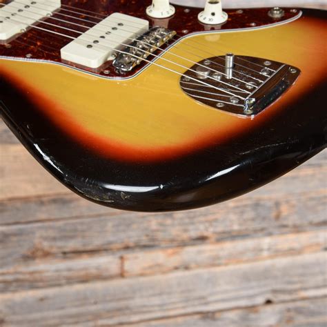 Fender Jazzmaster Sunburst 1966 – Chicago Music Exchange