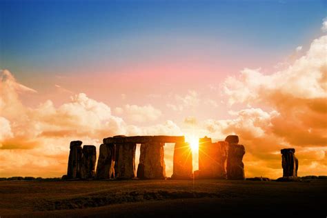 Solsticio de invierno en Stonehenge: druidas y misterios en la noche ...