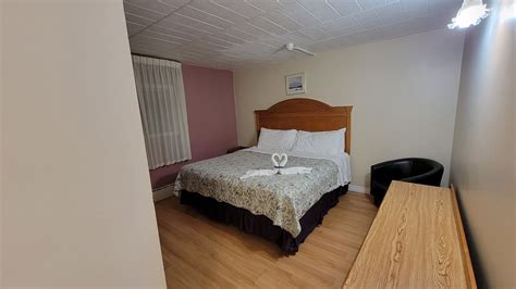 BLUE MOON MOTEL - Updated 2024 Prices & Reviews (Niagara Falls, Ontario)