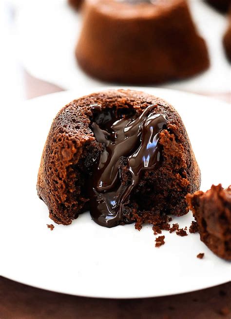 Easy Chocolate Molten Lava Cakes