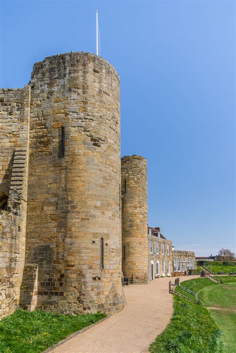 Tonbridge Castle © Ian Capper cc-by-sa/2.0 :: Geograph Britain and Ireland