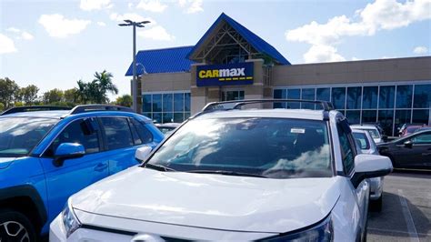 CarMax shares sink as profits fall short on sluggish sales