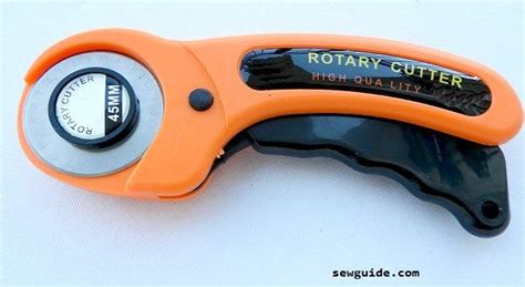 How To Use A Rotary Cutter With The Cutting Mat - SewGuide