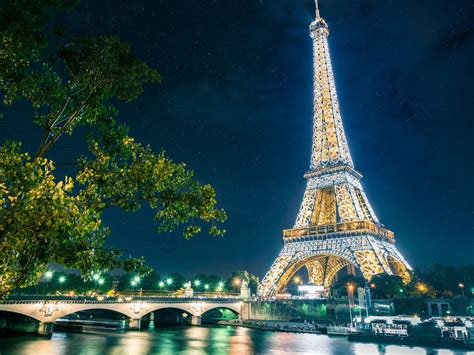 Eiffel Tower in Paris Wallpaper ID:415