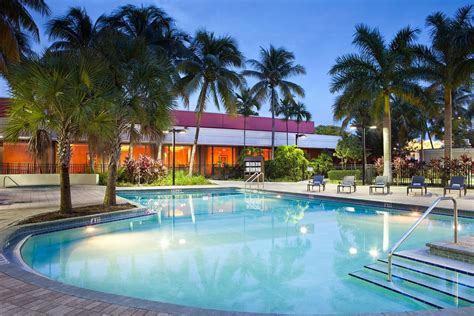 Miami Airport Marriott Pool: Pictures & Reviews - Tripadvisor