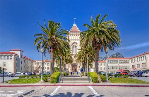 Experience University of San Francisco in Virtual Reality. Press Alt ...