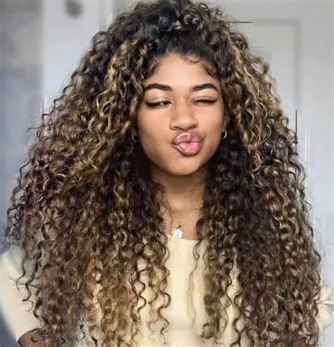 Get ready to turn heads with these stunning curly hair colored ...