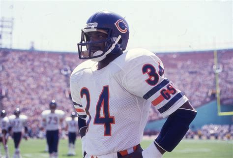 Walter Payton Had His Own 'Flu Game' and Broke an NFL Record Previously ...